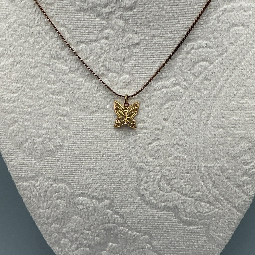 Elegant Vintage Gold Butterfly Necklace and Earring Set - Picture 2 of 5